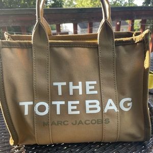 Marc Jacobs the tote bag color block/ slate green.